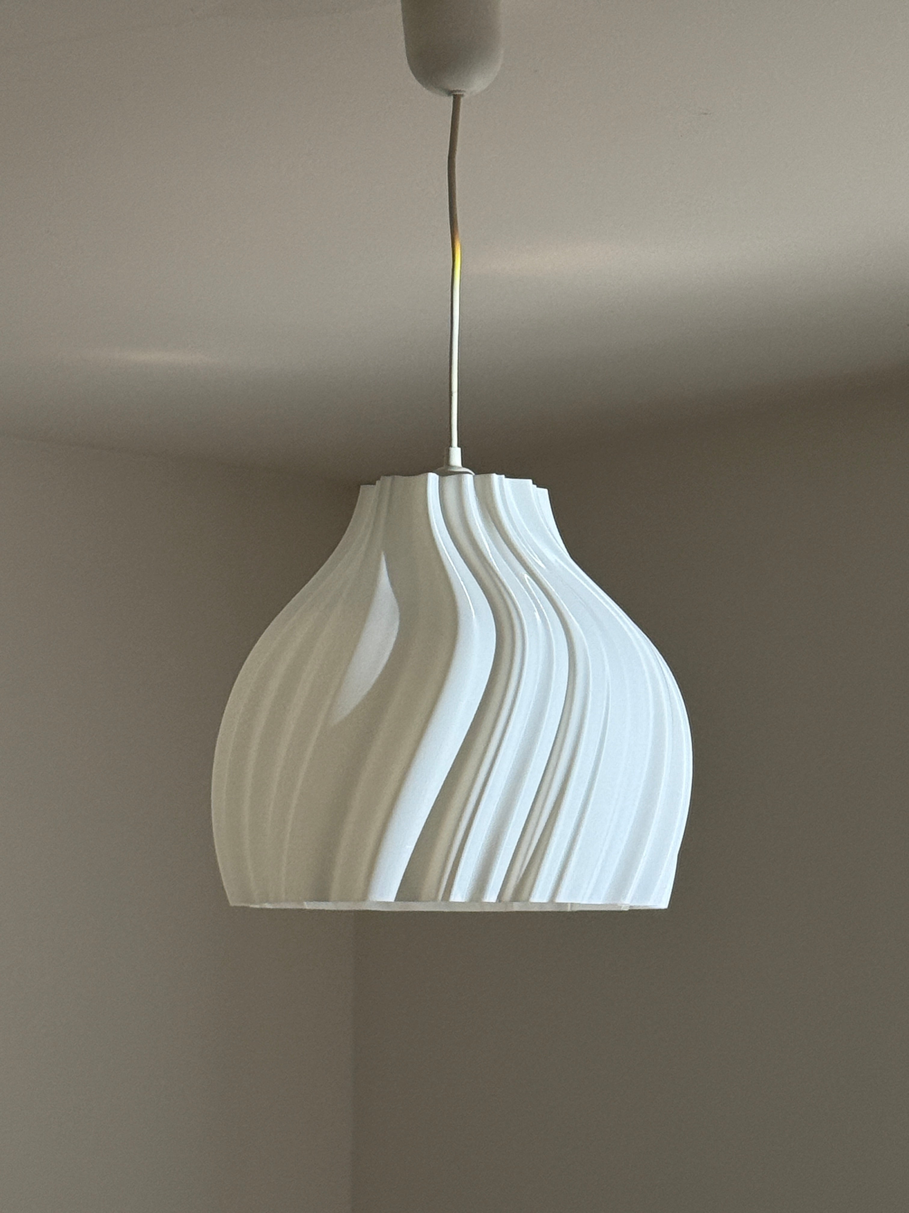 Suspension Pivoine